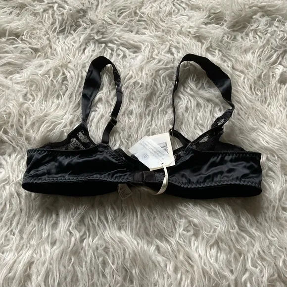 🆕 Myla Carnaby embroidered bra‎