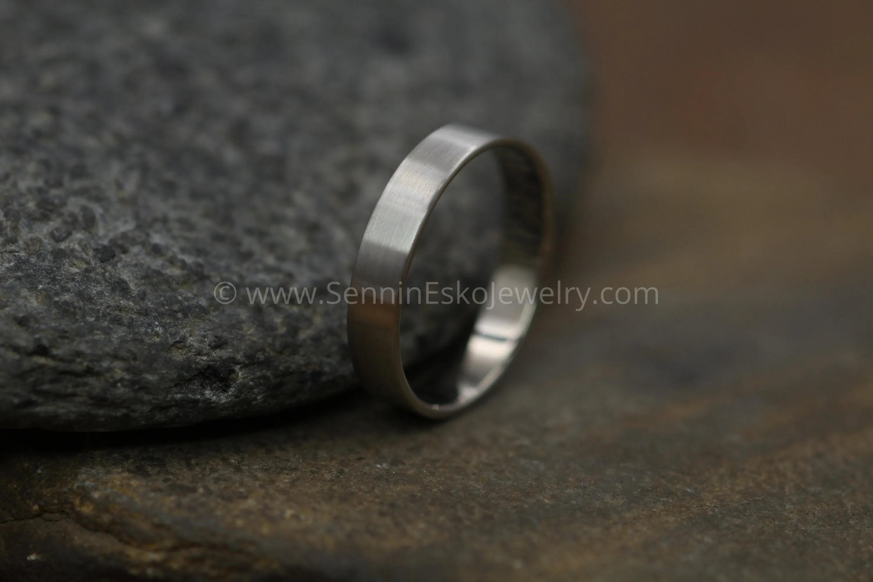 18kt White Gold 4x1mm Flat Band - Matte Finish