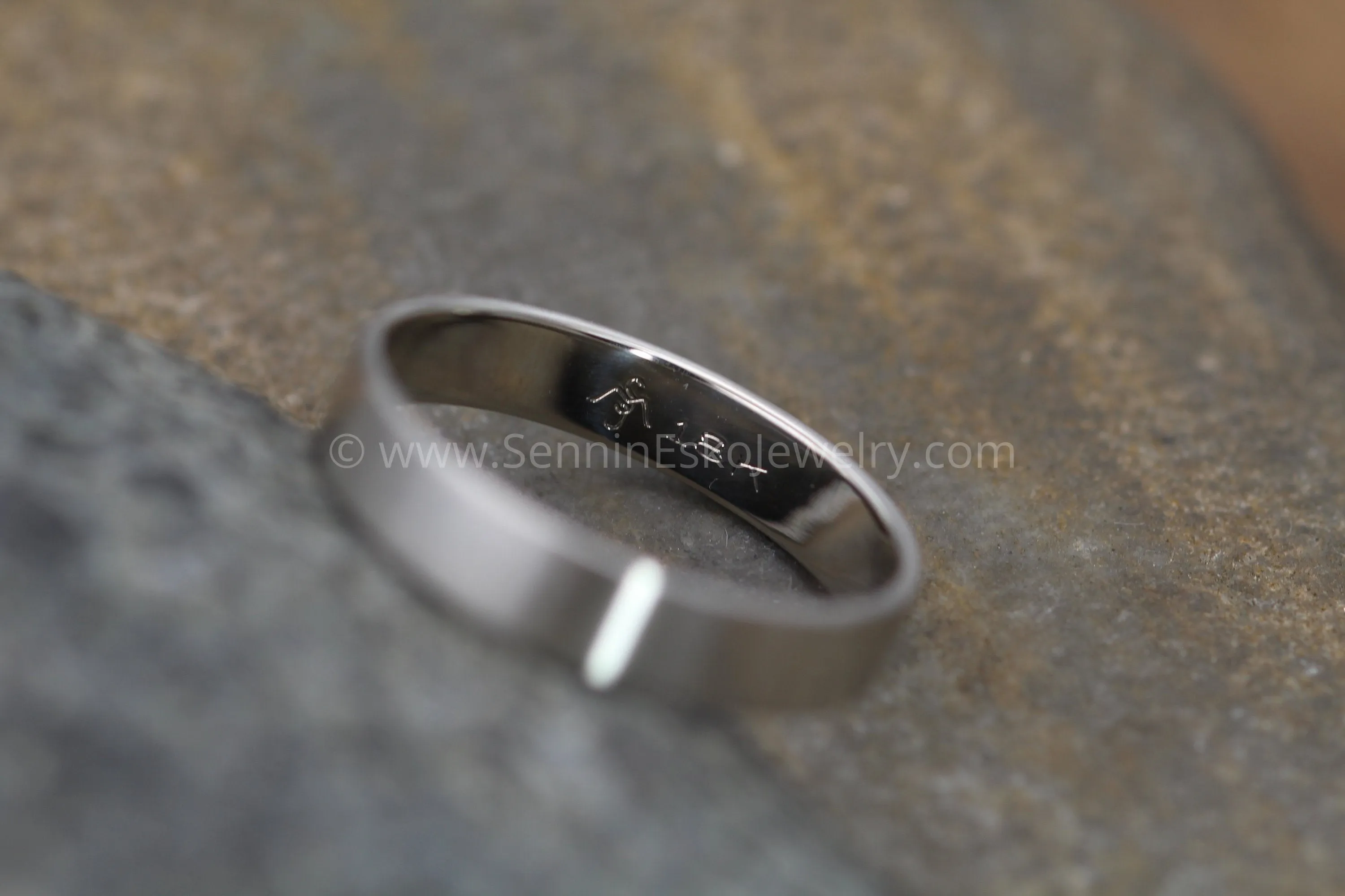 18kt White Gold 4x1mm Flat Band - Matte Finish