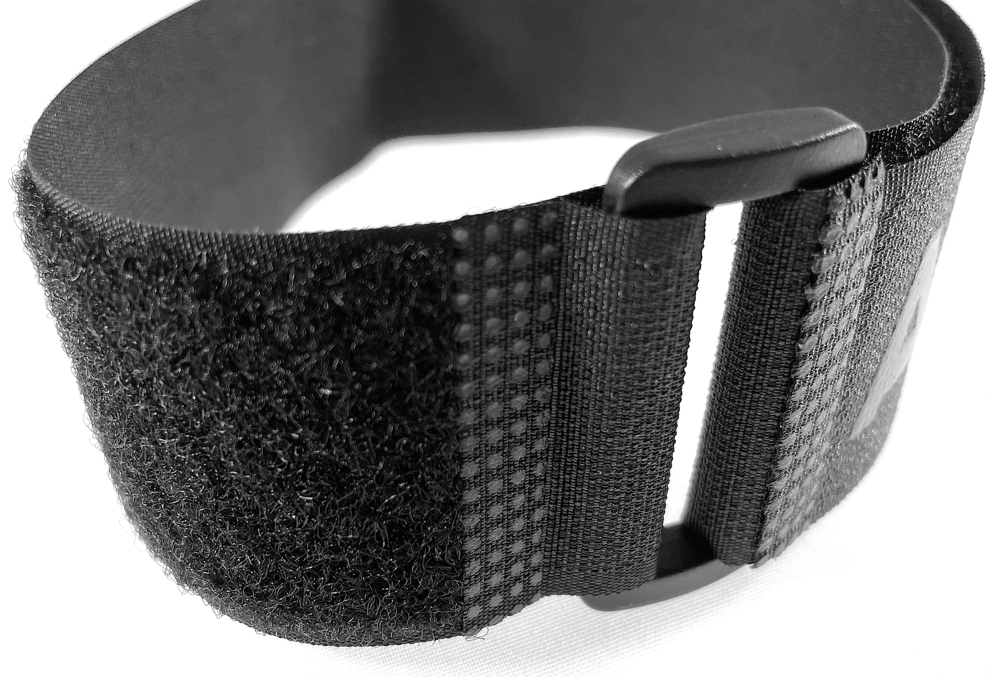 AIRNIX 18" x 1.5" (13" useable) Standard Nylon Hook & Loop Cinch Strap w/ Plastic Buckle