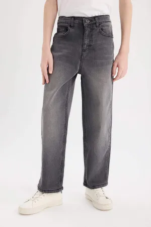Boy Loose Fit Straight Leg Jeans