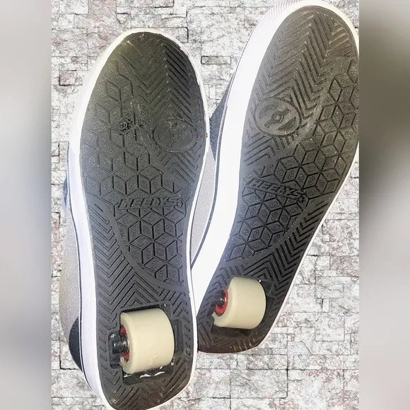 HEELYS NWOT PRO 20 Unisex Wheeled Skate Shoe