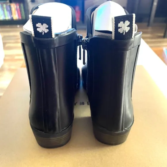 Lucky Brand Woman’s Ankle Rain Bootie Size 7