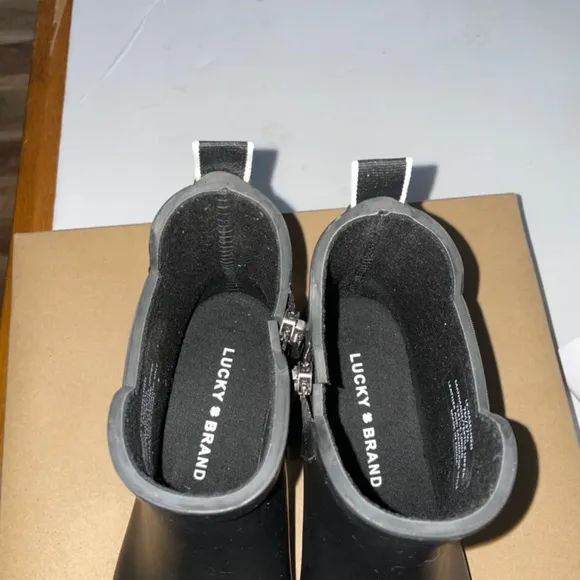 Lucky Brand Woman’s Ankle Rain Bootie Size 7