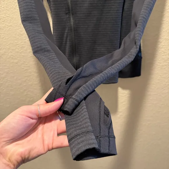 Lululemon Bhakti Yoga Jacket size 4 Luon Dark Grey Black