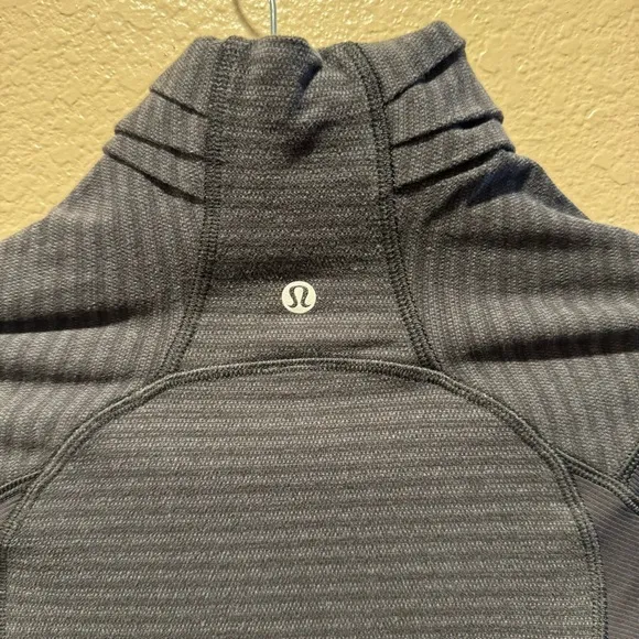 Lululemon Bhakti Yoga Jacket size 4 Luon Dark Grey Black