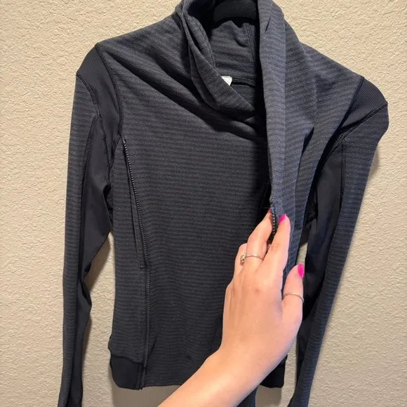 Lululemon Bhakti Yoga Jacket size 4 Luon Dark Grey Black