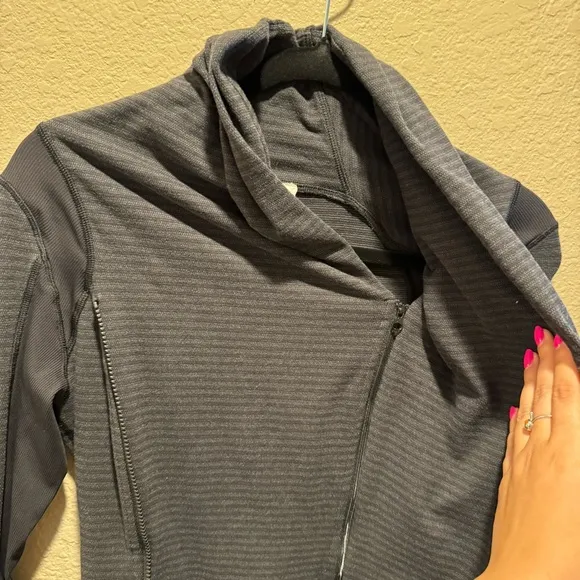 Lululemon Bhakti Yoga Jacket size 4 Luon Dark Grey Black