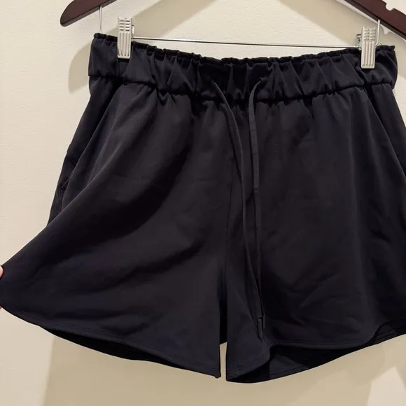 Lululemon Stretch Luxtreme High-Rise Short 3.5&quot; BlackSize 10