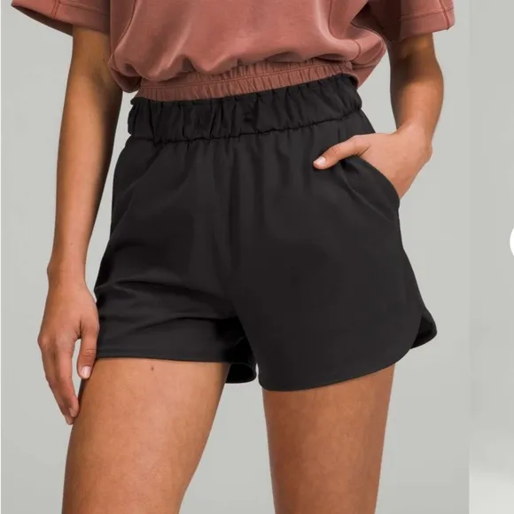 Lululemon Stretch Luxtreme High-Rise Short 3.5&quot; BlackSize 10