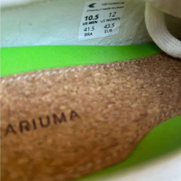 NWOB Cariuma OCA Low Off- White Canvas Unisex Men-10.5 Women-12 Sneaker Shoe