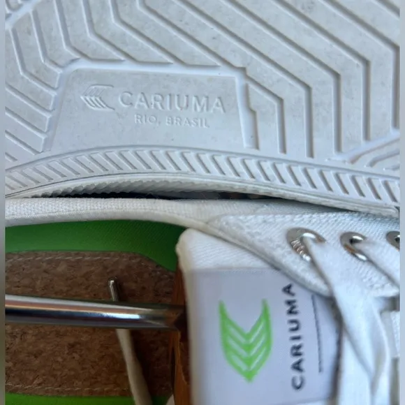 NWOB Cariuma OCA Low Off- White Canvas Unisex Men-10.5 Women-12 Sneaker Shoe