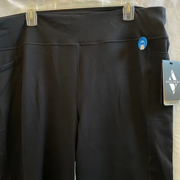 NWT SKECHERS - GO WALK - Women's - Workout Leggings Capri - Size: 3XL