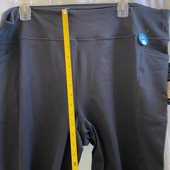 NWT SKECHERS - GO WALK - Women's - Workout Leggings Capri - Size: 3XL