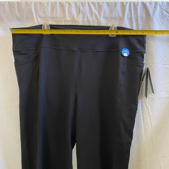NWT SKECHERS - GO WALK - Women's - Workout Leggings Capri - Size: 3XL