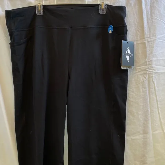 NWT SKECHERS - GO WALK - Women's - Workout Leggings Capri - Size: 3XL