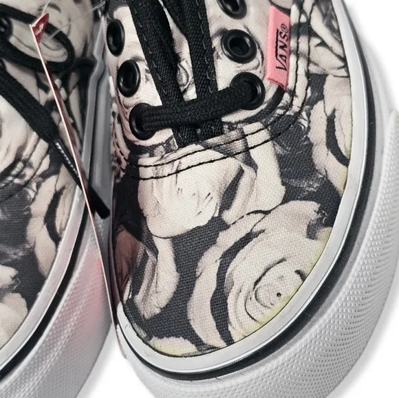VANS Kids 10.5 Authentic Digi Rose Black/ True White Water-Resistant Canvas 3085